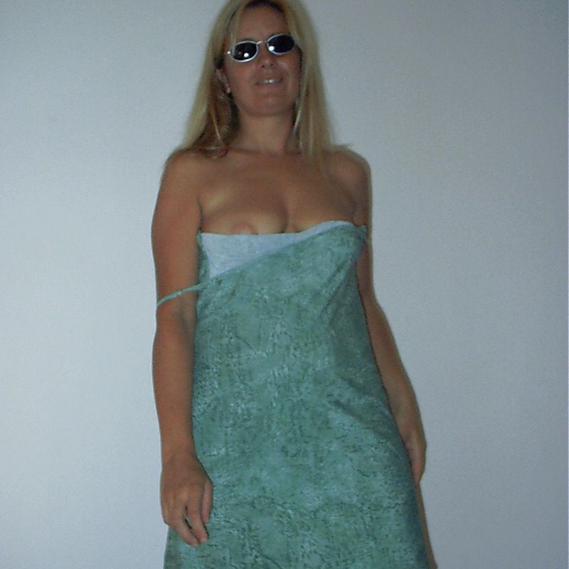 Virginia 32 Escort in North Walsham