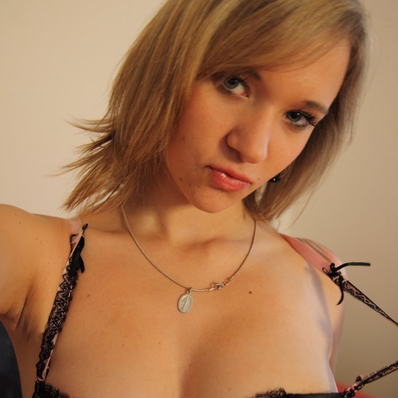 Rose 23 Escort Ashby de la Zouch